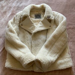NWOT Levi’s Sherpa Moto Trucker